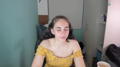 Snapshot of leah_sm chatting on 01-31-25, 01:33 Laura online show from 01-31-25, 01:33