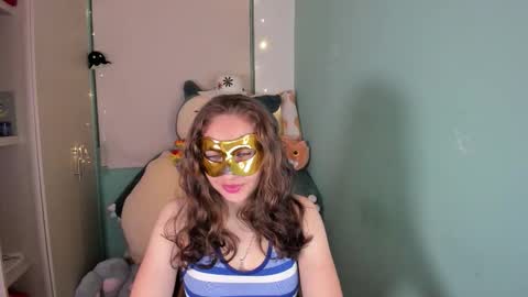 Snapshot of leah_sm chatting on 03-20-26, 03:44 Laura online show from 03-20-26, 03:44