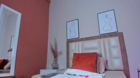 Snapshot of leahcaarter chatting on 02-03-25, 09:18 Leah Carter online show from 02-03-25, 09:18