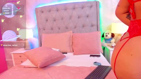 Snapshot of leahfontana chatting on 01-25-25, 06:35 Leah Fontana online show from 01-25-25, 06:35