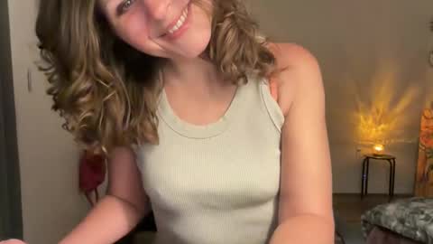 Snapshot of leahsparkles chatting on 10-16-25, 02:12 Leah Sparkles online show from 10-16-25, 02:12