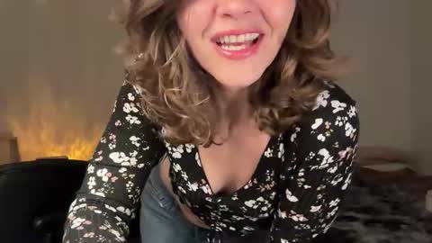 Leah Sparkles online show from 04-28-26, 01:59