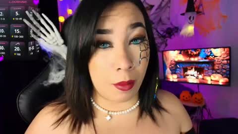 leah online show from 10-26-25, 07:03