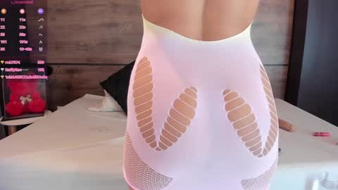 Snapshot of leamonroe__ chatting on 12-28-24, 04:30 Hey Im Lea online show from 12-28-24, 04:30