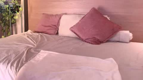 Snapshot of leamonroe__ chatting on 09-12-25, 09:59 Hey Im Lea online show from 09-12-25, 09:59