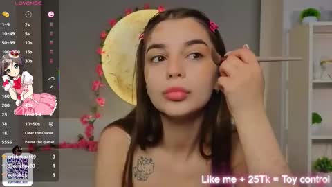 Snapshot of leandraconcatelli chatting on 02-03-26, 06:22 Sophie online show from 02-03-26, 06:22