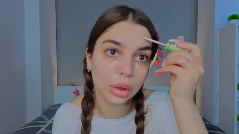 Snapshot of leandraconcatelli chatting on 02-06-26, 06:18 Sophie online show from 02-06-26, 06:18