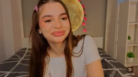 Snapshot of leandraconcatelli chatting on 02-07-26, 06:50 Sophie online show from 02-07-26, 06:50