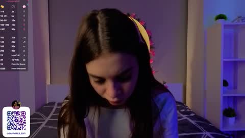 Snapshot of leandraconcatelli chatting on 02-08-26, 06:06 Sophie online show from 02-08-26, 06:06