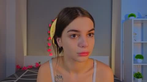 Snapshot of leandraconcatelli chatting on 02-10-26, 06:17 Sophie online show from 02-10-26, 06:17