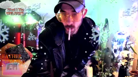 Snapshot of leatherdude69 chatting on 12-19-24, 09:51 leatherdude69 online show from 12-19-24, 09:51