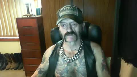 leathergreaser online show from 03-11-25, 05:49