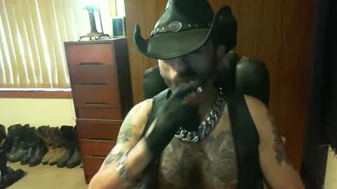 leathergreaser online show from 11-30-25, 08:24