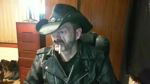 leathergreaser online show from 04-15-26, 07:43