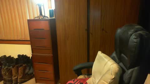 leathergreaser online show from 06-11-26, 07:12