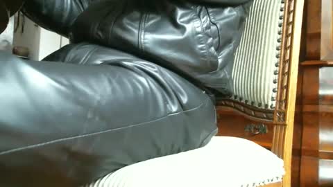 Snapshot of leathermotocross001 chatting on 12-04-24, 01:20 Leathermotocross online show from 12-04-24, 01:20