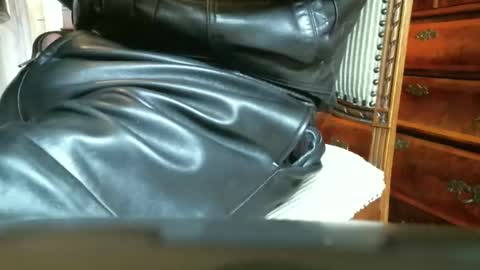 Snapshot of leathermotocross001 chatting on 12-14-24, 01:59 Leathermotocross online show from 12-14-24, 01:59