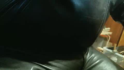 Snapshot of leathermotocross001 chatting on 11-14-25, 03:44 Leathermotocross online show from 11-14-25, 03:44