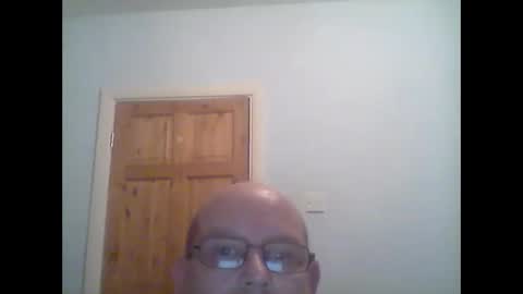 Snapshot of leatherpants68 chatting on 10-03-25, 07:11 leatherpants68 online show from 10-03-25, 07:11