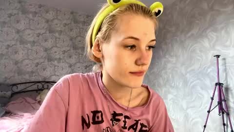 Kate online show from 05-04-26, 05:25