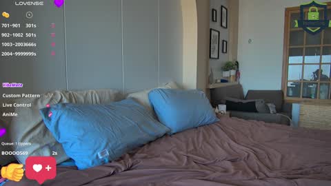 ELSA AND SAM     online show from 12-12-24, 01:53