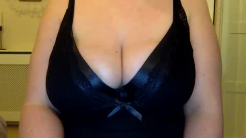 Leela Mae online show from 01-21-25, 08:43