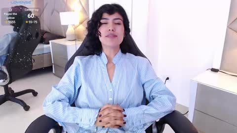 Snapshot of leethompson_ chatting on 02-04-25, 03:04 Leet online show from 02-04-25, 03:04