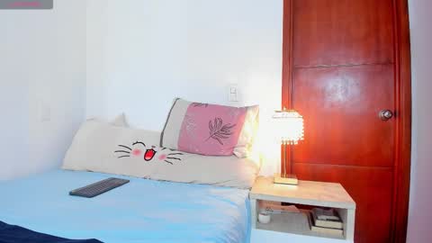 Snapshot of leethompson_ chatting on 11-02-25, 05:48 Leet online show from 11-02-25, 05:48