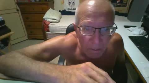 Snapshot of leezamm1132 chatting on 05-02-26, 03:33 leezamm1132 online show from 05-02-26, 03:33