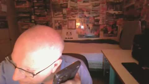 Snapshot of leezamm1132 chatting on 05-03-26, 01:28 leezamm1132 online show from 05-03-26, 01:28
