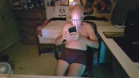 Snapshot of leezamm1132 chatting on 05-05-26, 02:52 leezamm1132 online show from 05-05-26, 02:52