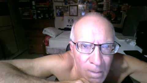 Snapshot of leezamm1132 chatting on 05-09-26, 12:16 leezamm1132 online show from 05-09-26, 12:16