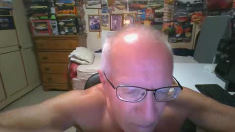 Snapshot of leezamm1132 chatting on 05-12-26, 02:30 leezamm1132 online show from 05-12-26, 02:30