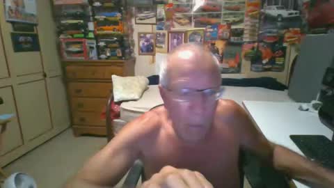Snapshot of leezamm1132 chatting on 05-21-26, 09:27 leezamm1132 online show from 05-21-26, 09:27