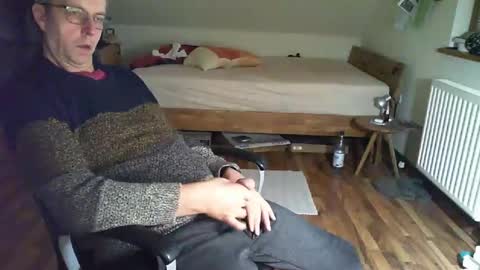 Dave online show from 02-26-25, 05:07