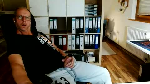 Snapshot of lefti27 chatting on 06-14-26, 10:23 Dave online show from 06-14-26, 10:23