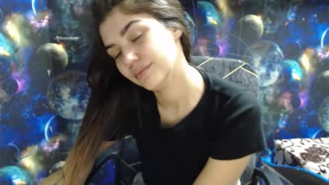 Liya online show from 11-12-25, 07:03