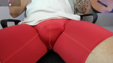 Snapshot of legolas_15 chatting on 05-10-26, 11:43 Alejandro online show from 05-10-26, 11:43