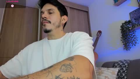 Alejandro online show from 07-17-26, 05:51