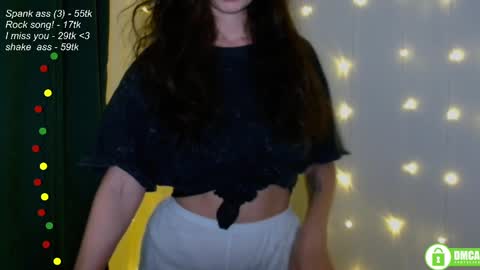 hey Im Leia and I love rock  online show from 03-08-25, 06:16