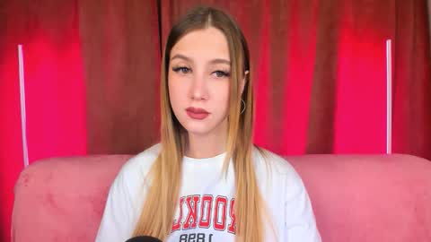 leiawow online show from 11-16-25, 01:33