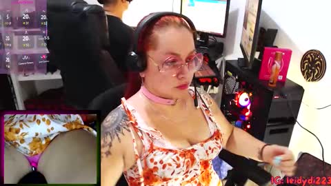 Snapshot of leidycrstnch21 chatting on 10-15-25, 02:06 LeidyDi223 online show from 10-15-25, 02:06