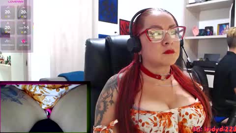 Snapshot of leidycrstnch21 chatting on 10-22-25, 12:33 LeidyDi223 online show from 10-22-25, 12:33