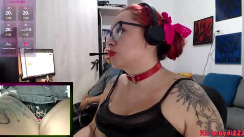 Snapshot of leidycrstnch21 chatting on 10-23-25, 01:21 LeidyDi223 online show from 10-23-25, 01:21