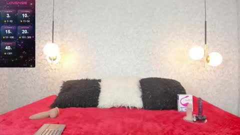 LEIGH ANGELS online show from 10-23-25, 11:14