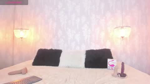 LEIGH ANGELS online show from 11-05-25, 10:10