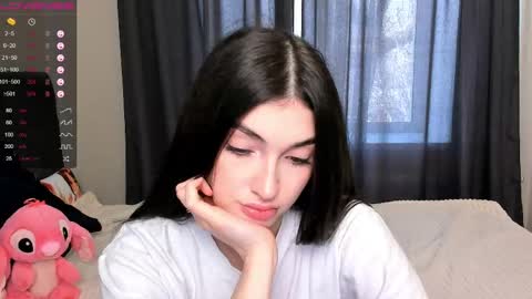 Leila online show from 04-17-26, 07:22