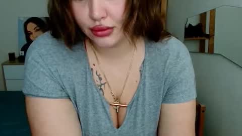 Leila online show from 03-26-26, 05:24