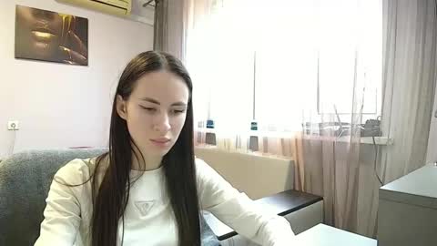 Leila online show from 10-04-25, 08:45