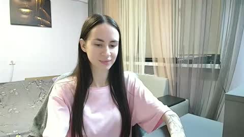 Leila online show from 10-14-25, 06:09